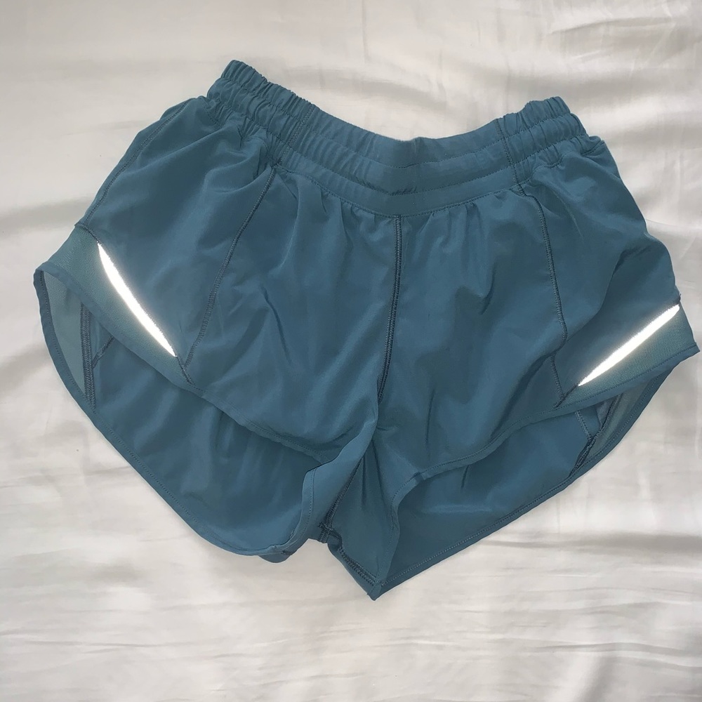 LULULEMON Hotty Hot Shorts 2.5”